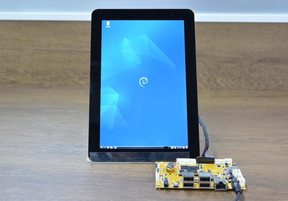 _images/MIPI_display_Debian.webp
